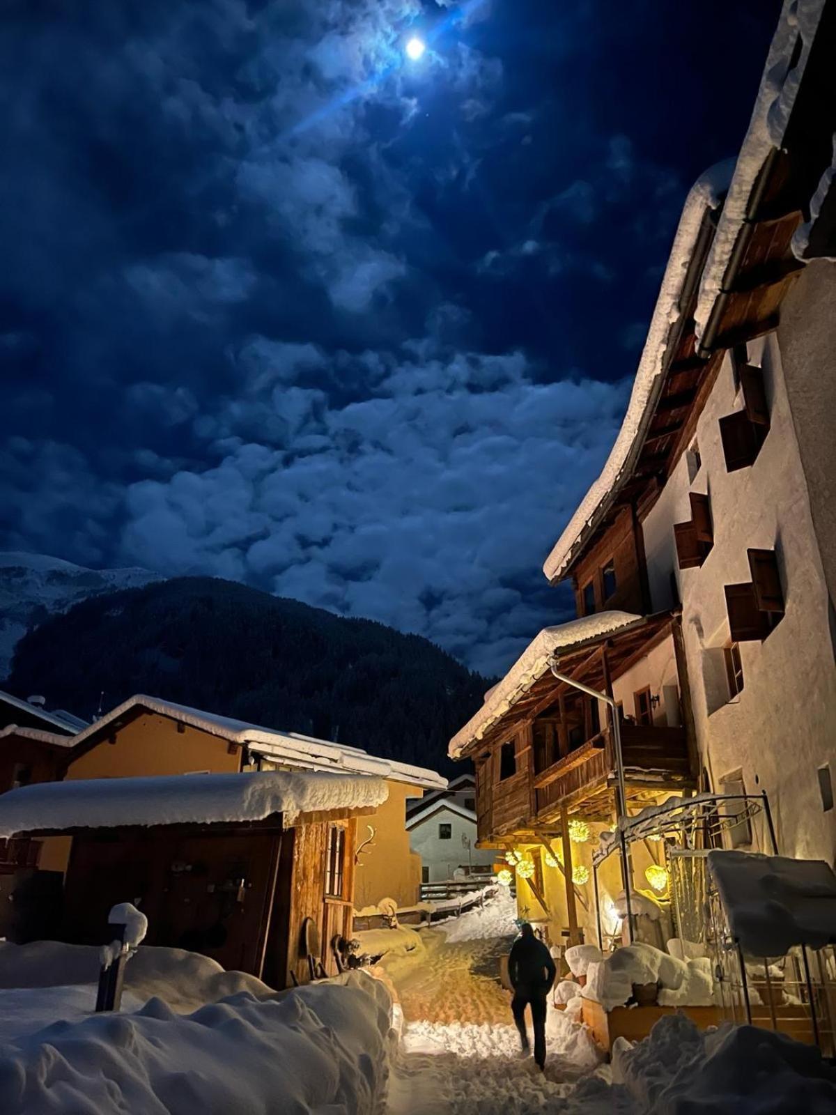 Chasa Jaro Bed & Breakfast Santa Maria Val Muestair Dış mekan fotoğraf